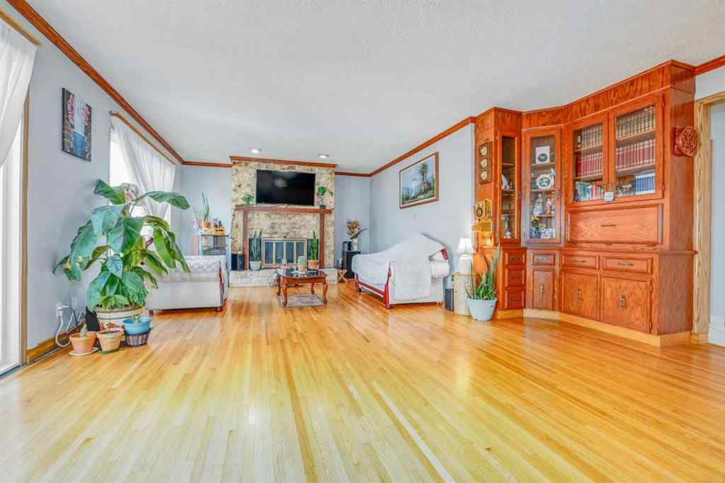 MLS® A2264934 - 4613 4 Avenue SE in Forest Heights Calgary, Residential