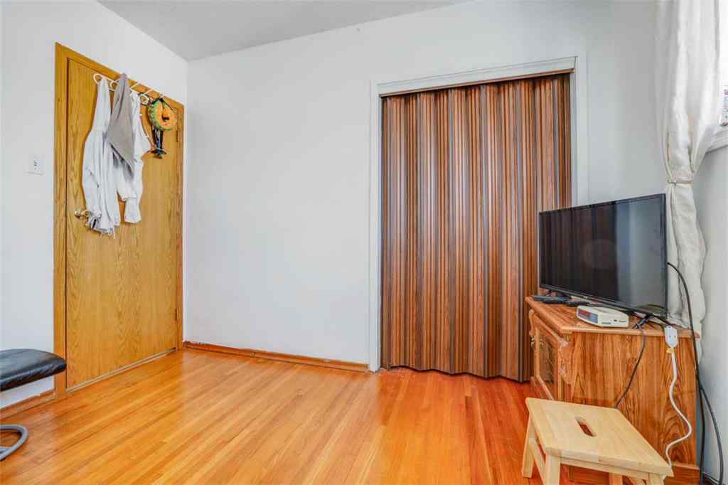 MLS® A2264934 - 4613 4 Avenue SE in Forest Heights Calgary, Residential