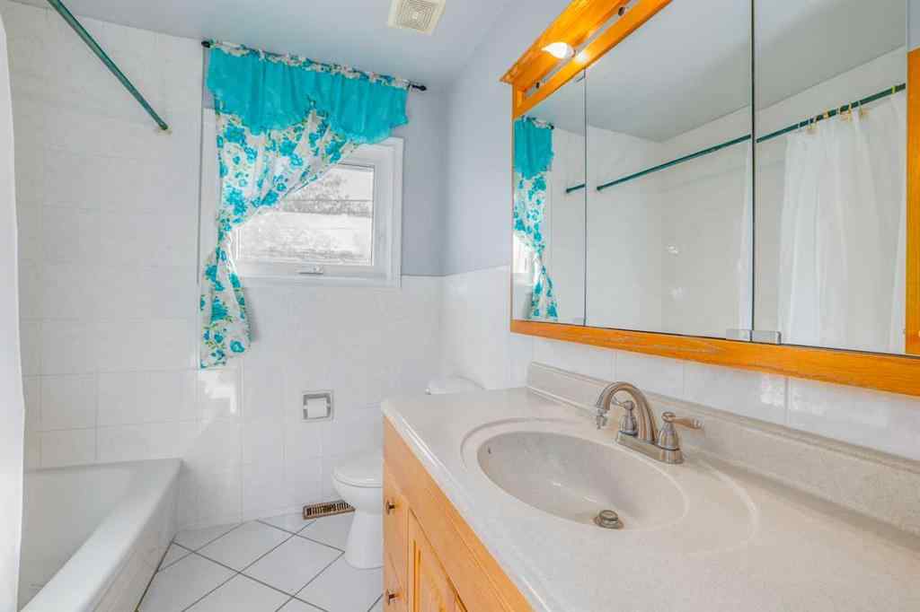 MLS® A2264934 - 4613 4 Avenue SE in Forest Heights Calgary, Residential