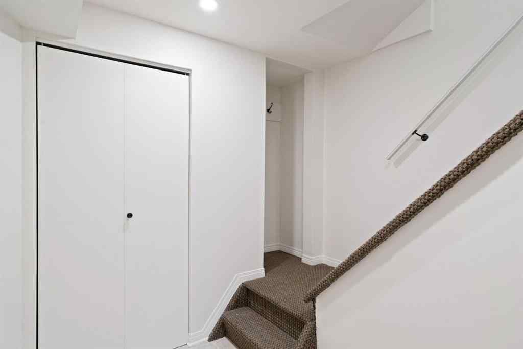 MLS® A2264936 - 739 19 Avenue NW in Mount Pleasant Calgary, Residential