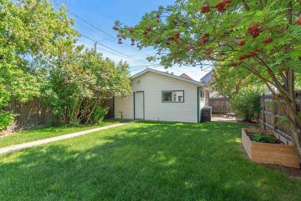 MLS® A2264936 - 739 19 Avenue NW in Mount Pleasant Calgary, Residential