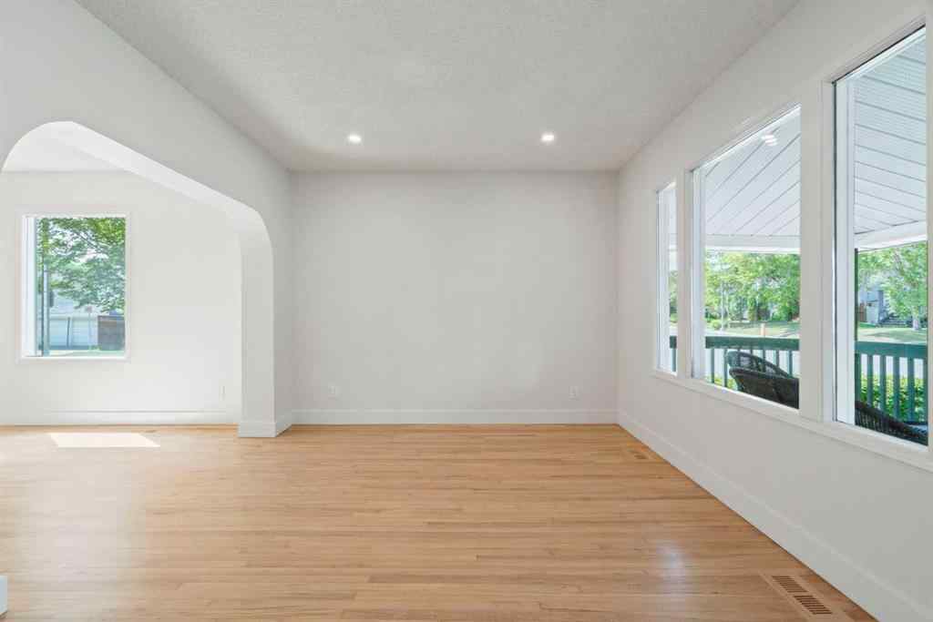 MLS® A2264936 - 739 19 Avenue NW in Mount Pleasant Calgary, Residential