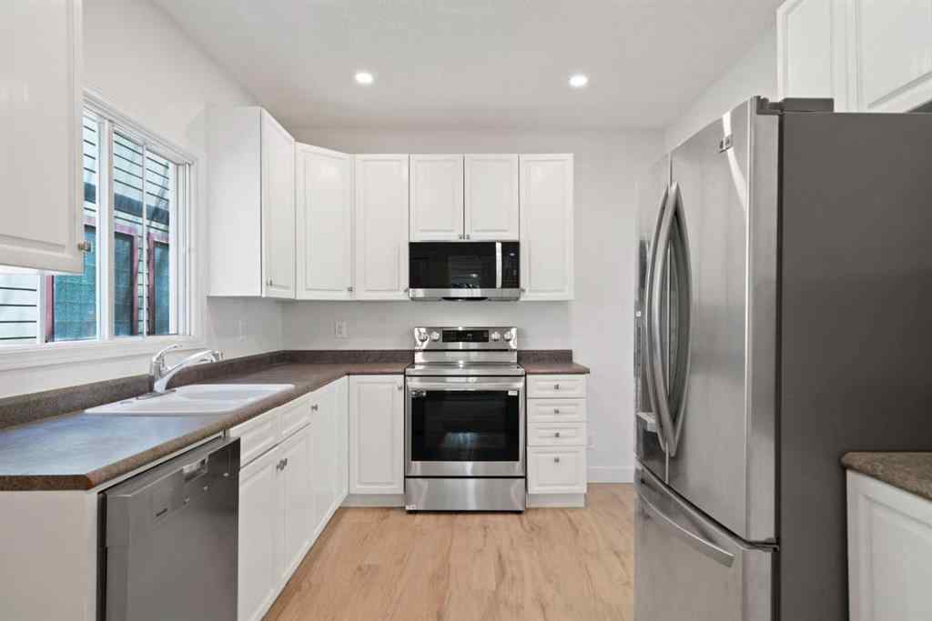 MLS® A2264936 - 739 19 Avenue NW in Mount Pleasant Calgary, Residential