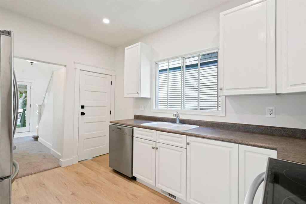 MLS® A2264936 - 739 19 Avenue NW in Mount Pleasant Calgary, Residential