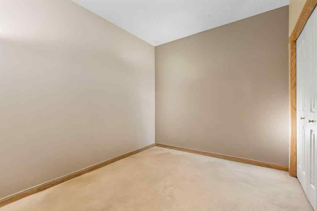 MLS® A2264937 - Unit #221 1920 14 Avenue NE in Mayland Heights Calgary, Residential