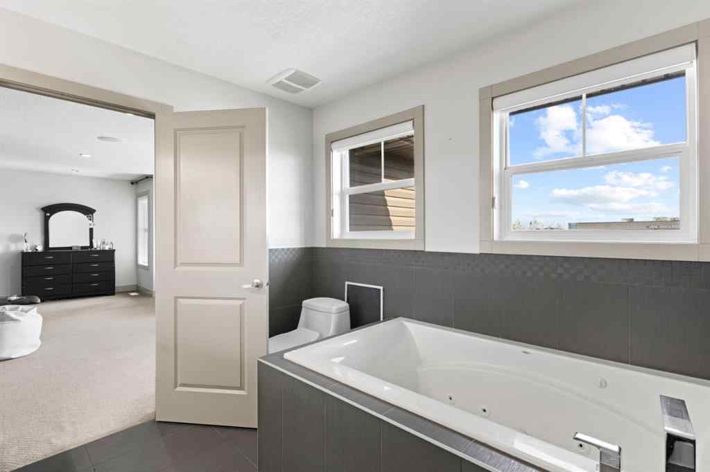 MLS® A2264939 - 269 Kinniburge Boulevard  in Kinniburgh North Chestermere, Residential