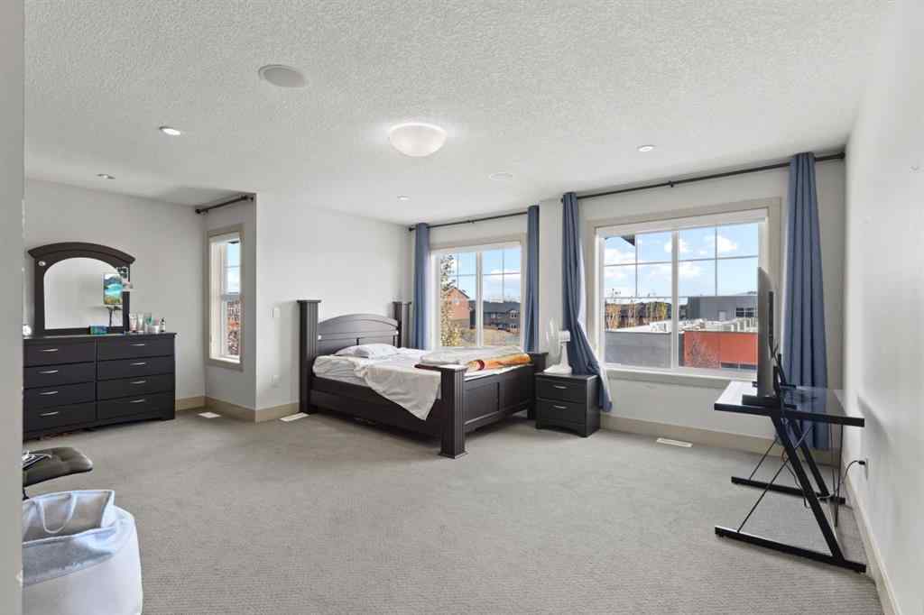 MLS® A2264939 - 269 Kinniburge Boulevard  in Kinniburgh North Chestermere, Residential