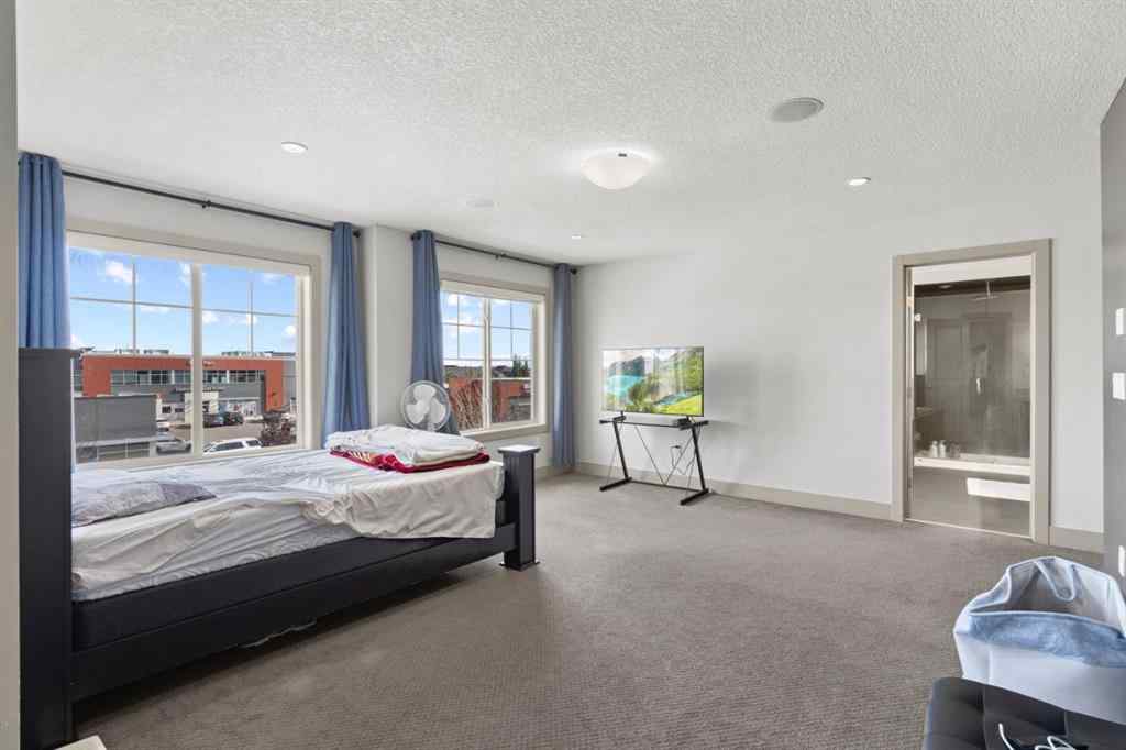 MLS® A2264939 - 269 Kinniburge Boulevard  in Kinniburgh North Chestermere, Residential