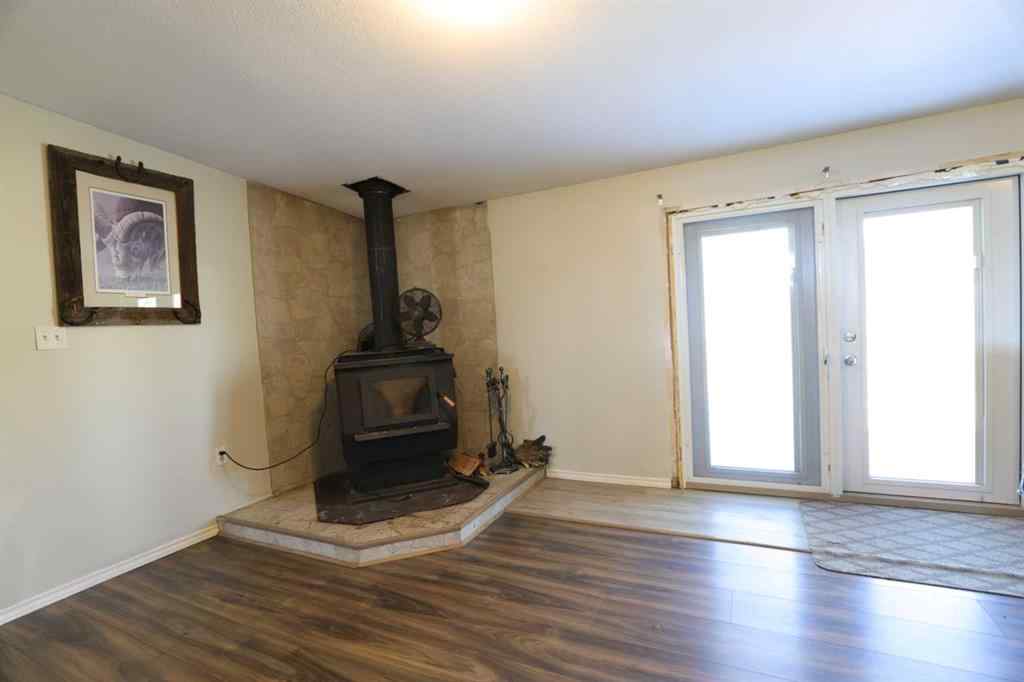 MLS® A2264942 - 290 2 Avenue NW in NONE Glenwood, Residential