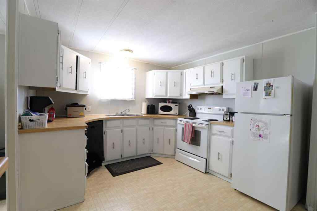 MLS® A2264942 - 290 2 Avenue NW in NONE Glenwood, Residential