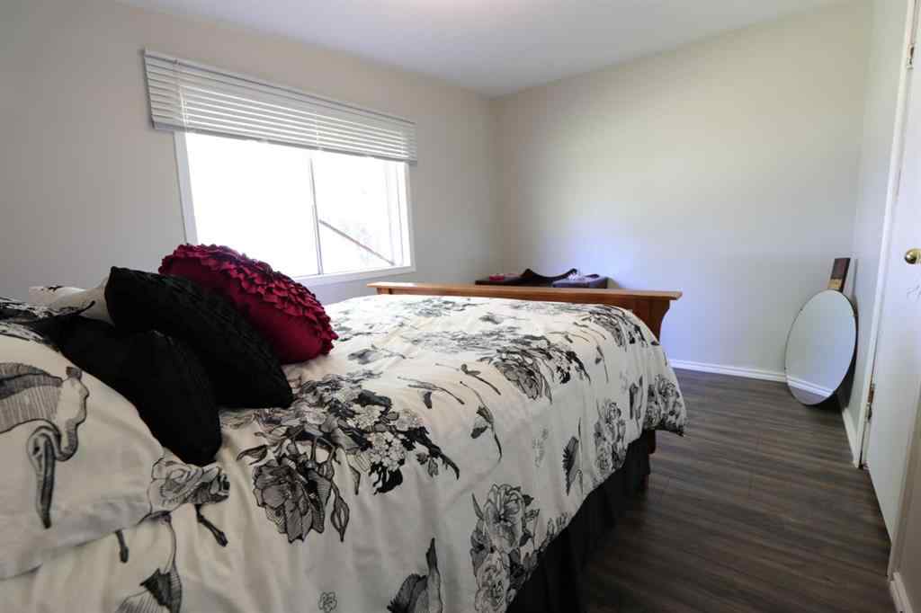 MLS® A2264942 - 290 2 Avenue NW in NONE Glenwood, Residential