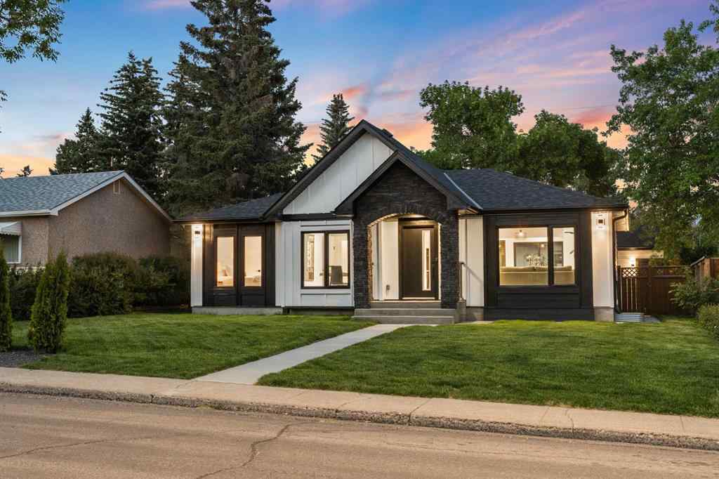 MLS® A2264944 - 4940 45 Street SW in Glamorgan Calgary, Residential