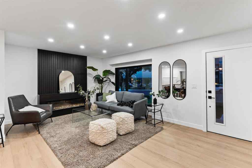 MLS® A2264944 - 4940 45 Street SW in Glamorgan Calgary, Residential