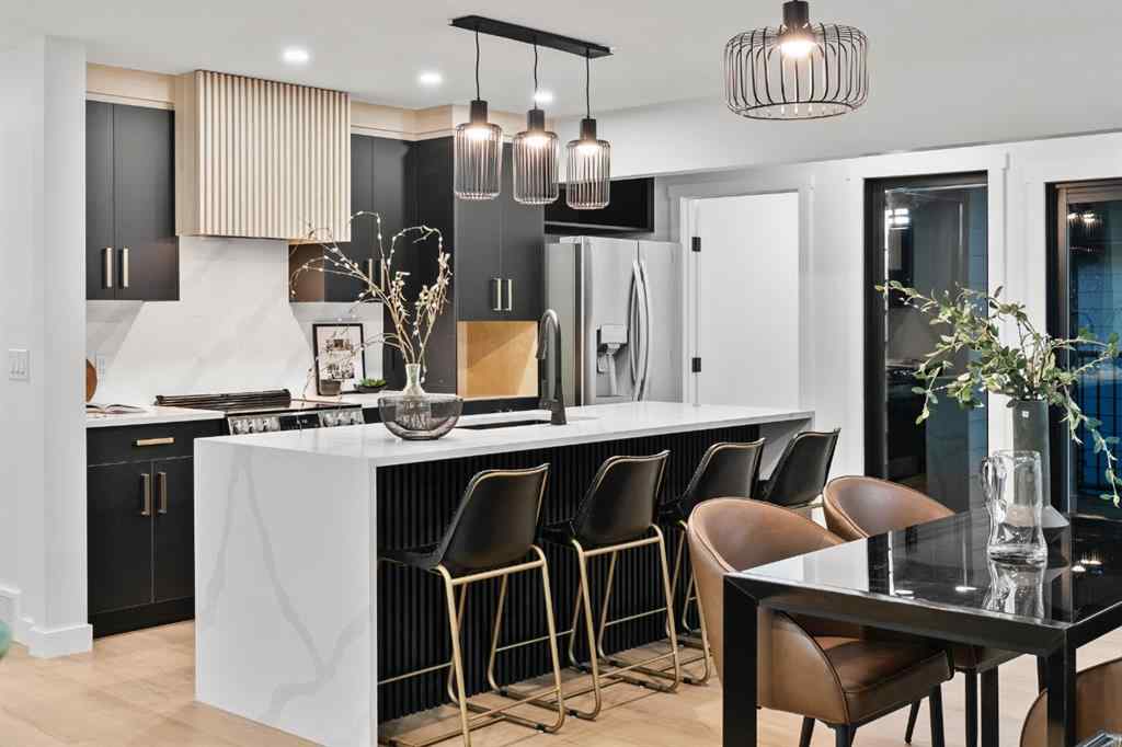 MLS® A2264944 - 4940 45 Street SW in Glamorgan Calgary, Residential