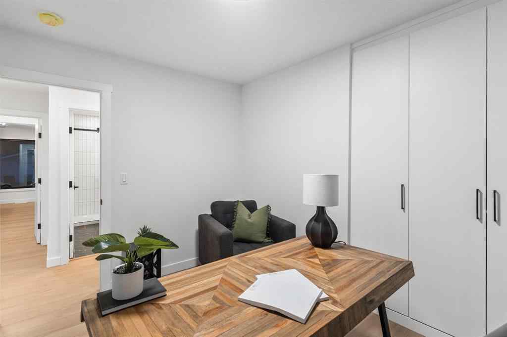 MLS® A2264944 - 4940 45 Street SW in Glamorgan Calgary, Residential