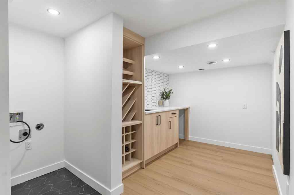 MLS® A2264944 - 4940 45 Street SW in Glamorgan Calgary, Residential