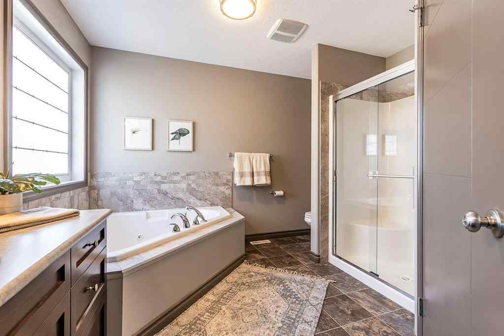 MLS® A2264947 - 44 Hamptons Crescent SE in SE Southridge Medicine Hat, Residential