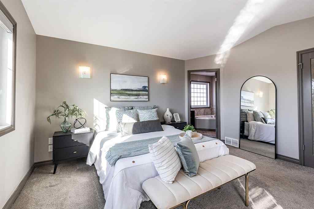 MLS® A2264947 - 44 Hamptons Crescent SE in SE Southridge Medicine Hat, Residential