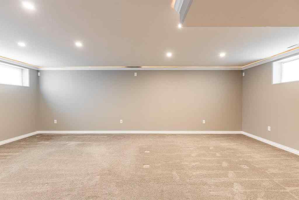 MLS® A2264947 - 44 Hamptons Crescent SE in SE Southridge Medicine Hat, Residential