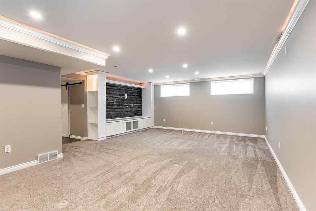 MLS® A2264947 - 44 Hamptons Crescent SE in SE Southridge Medicine Hat, Residential