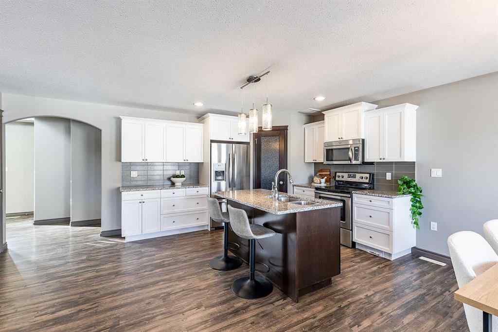 MLS® A2264947 - 44 Hamptons Crescent SE in SE Southridge Medicine Hat, Residential