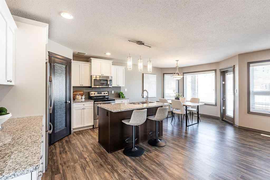 MLS® A2264947 - 44 Hamptons Crescent SE in SE Southridge Medicine Hat, Residential