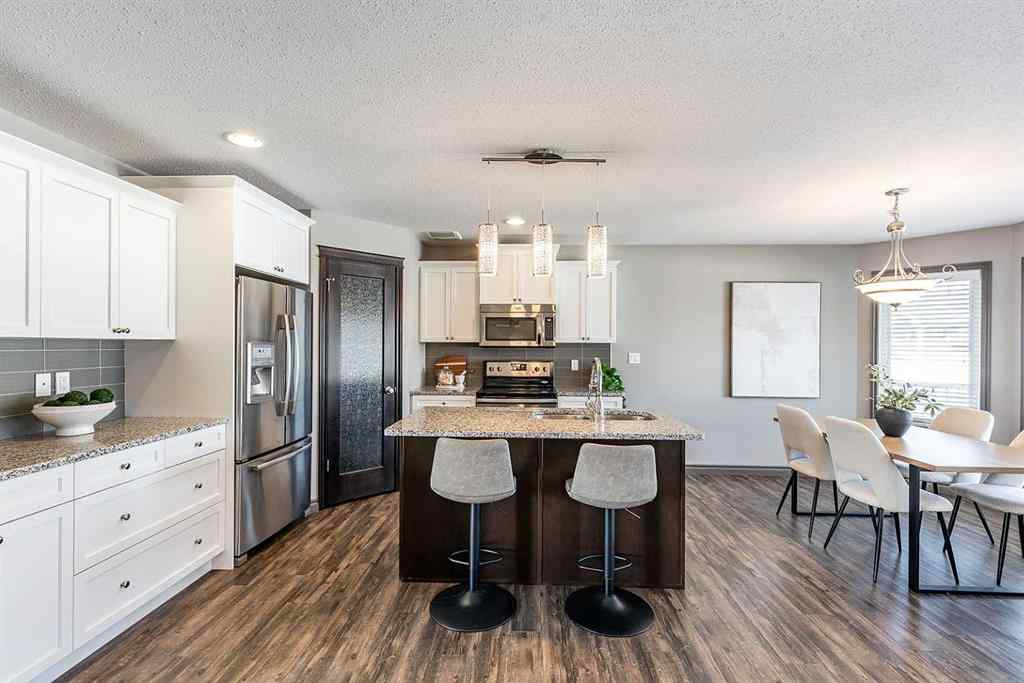 MLS® A2264947 - 44 Hamptons Crescent SE in SE Southridge Medicine Hat, Residential