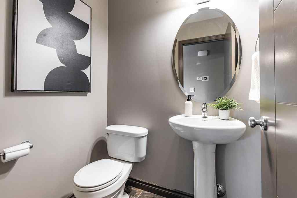 MLS® A2264947 - 44 Hamptons Crescent SE in SE Southridge Medicine Hat, Residential