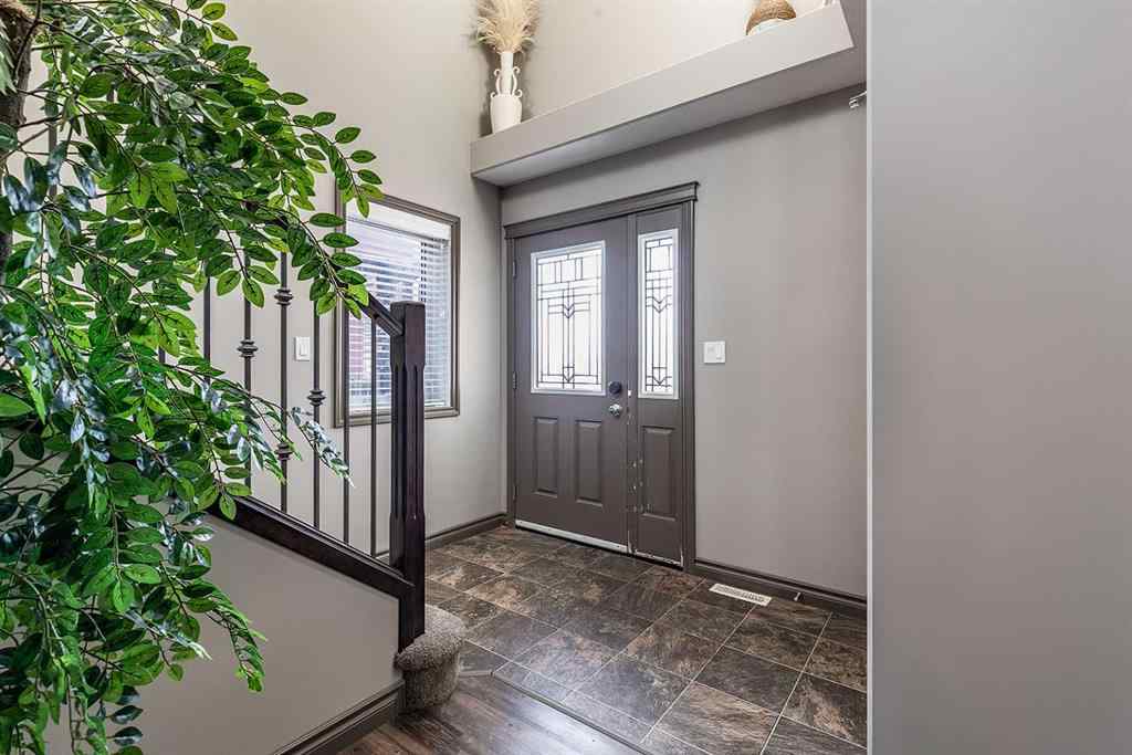 MLS® A2264947 - 44 Hamptons Crescent SE in SE Southridge Medicine Hat, Residential