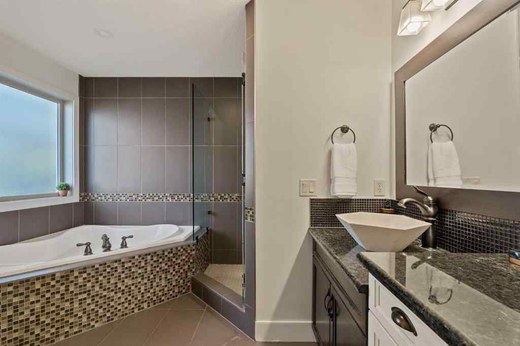 MLS® A2264948 - 2410 26 Street SW in Killarney/Glengarry Calgary, Residential