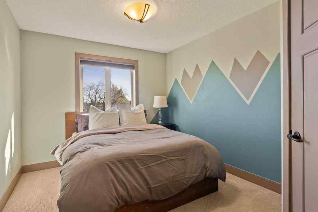 MLS® A2264948 - 2410 26 Street SW in Killarney/Glengarry Calgary, Residential