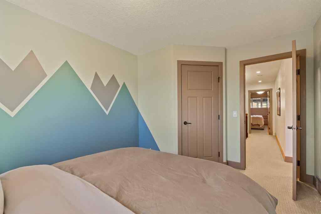 MLS® A2264948 - 2410 26 Street SW in Killarney/Glengarry Calgary, Residential