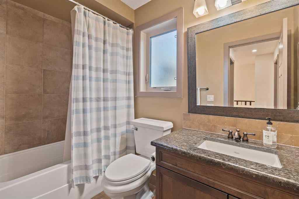 MLS® A2264948 - 2410 26 Street SW in Killarney/Glengarry Calgary, Residential