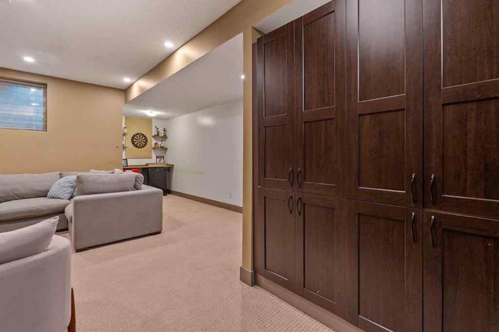 MLS® A2264948 - 2410 26 Street SW in Killarney/Glengarry Calgary, Residential