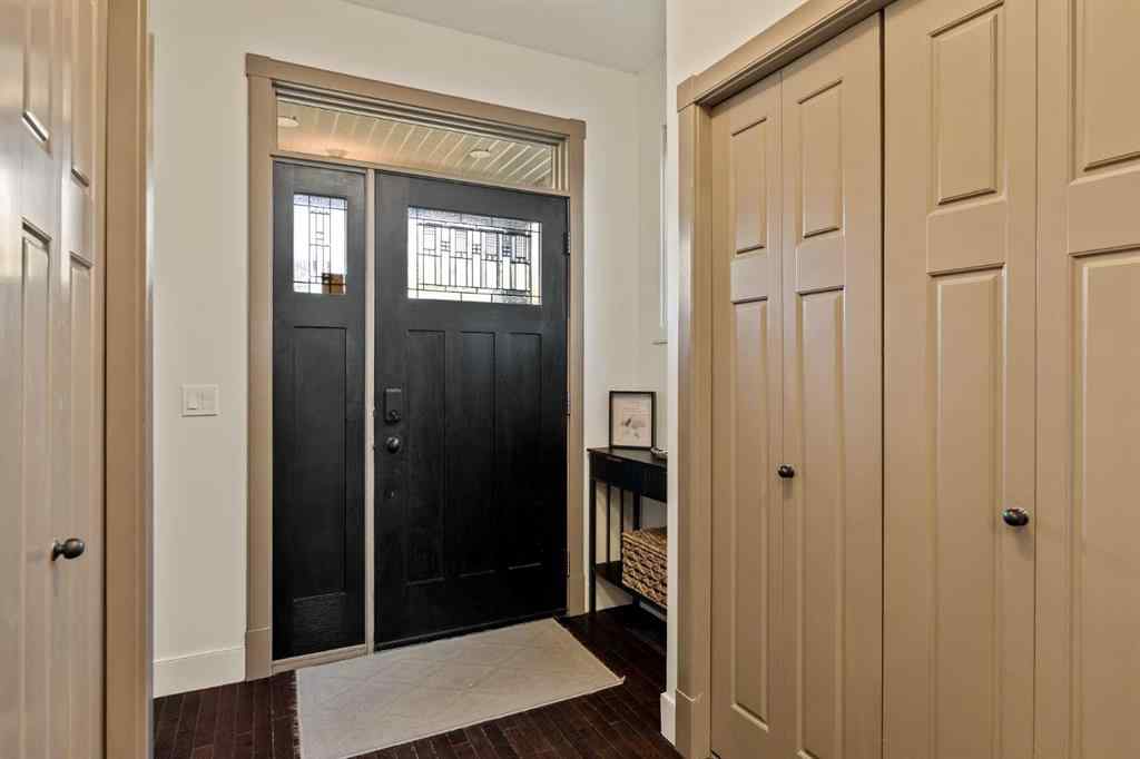 MLS® A2264948 - 2410 26 Street SW in Killarney/Glengarry Calgary, Residential