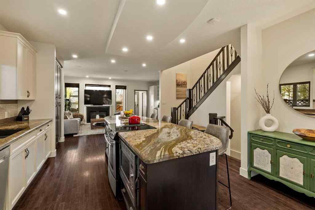 MLS® A2264948 - 2410 26 Street SW in Killarney/Glengarry Calgary, Residential