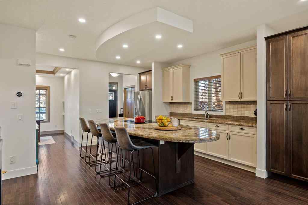 MLS® A2264948 - 2410 26 Street SW in Killarney/Glengarry Calgary, Residential