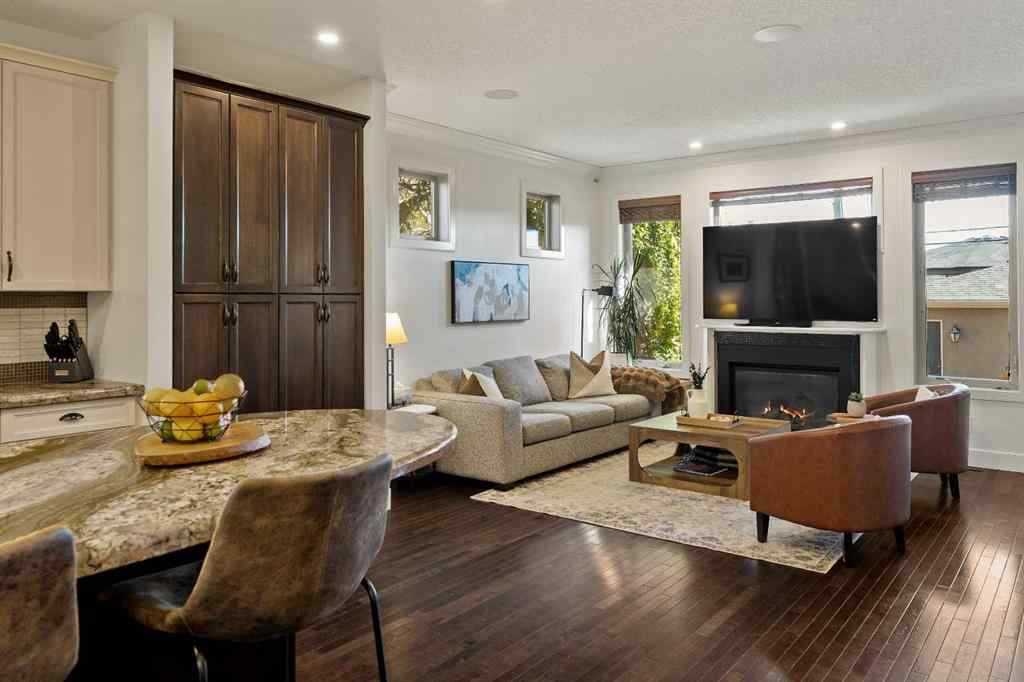 MLS® A2264948 - 2410 26 Street SW in Killarney/Glengarry Calgary, Residential