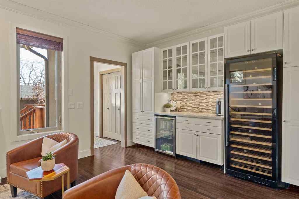 MLS® A2264948 - 2410 26 Street SW in Killarney/Glengarry Calgary, Residential