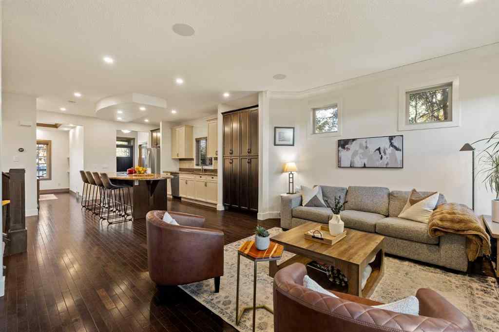 MLS® A2264948 - 2410 26 Street SW in Killarney/Glengarry Calgary, Residential