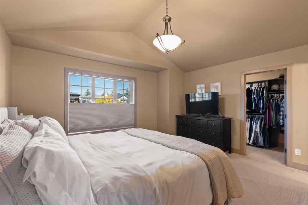 MLS® A2264948 - 2410 26 Street SW in Killarney/Glengarry Calgary, Residential