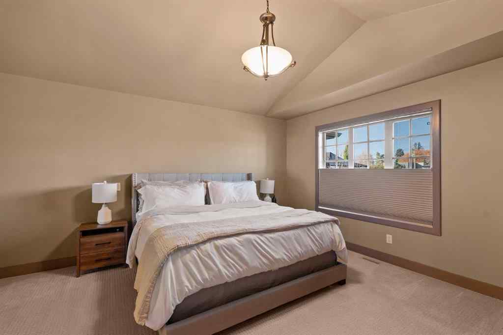 MLS® A2264948 - 2410 26 Street SW in Killarney/Glengarry Calgary, Residential