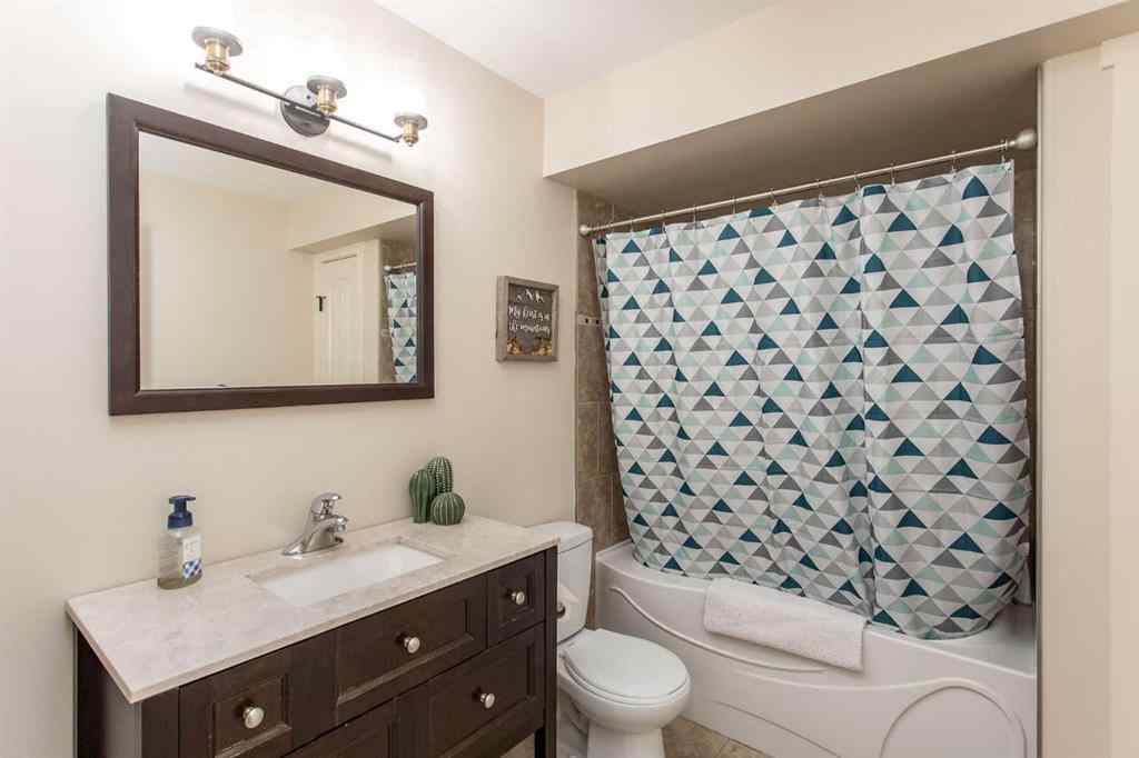 MLS® A2264949 - 62 Larsen Crescent  in Lonsdale Red Deer, Residential