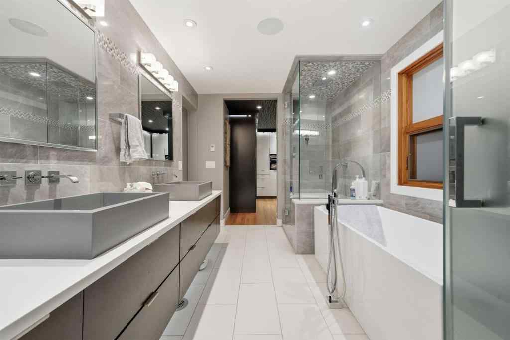 MLS® A2264951 - 2014 32 Avenue SW in South Calgary Calgary, Residential