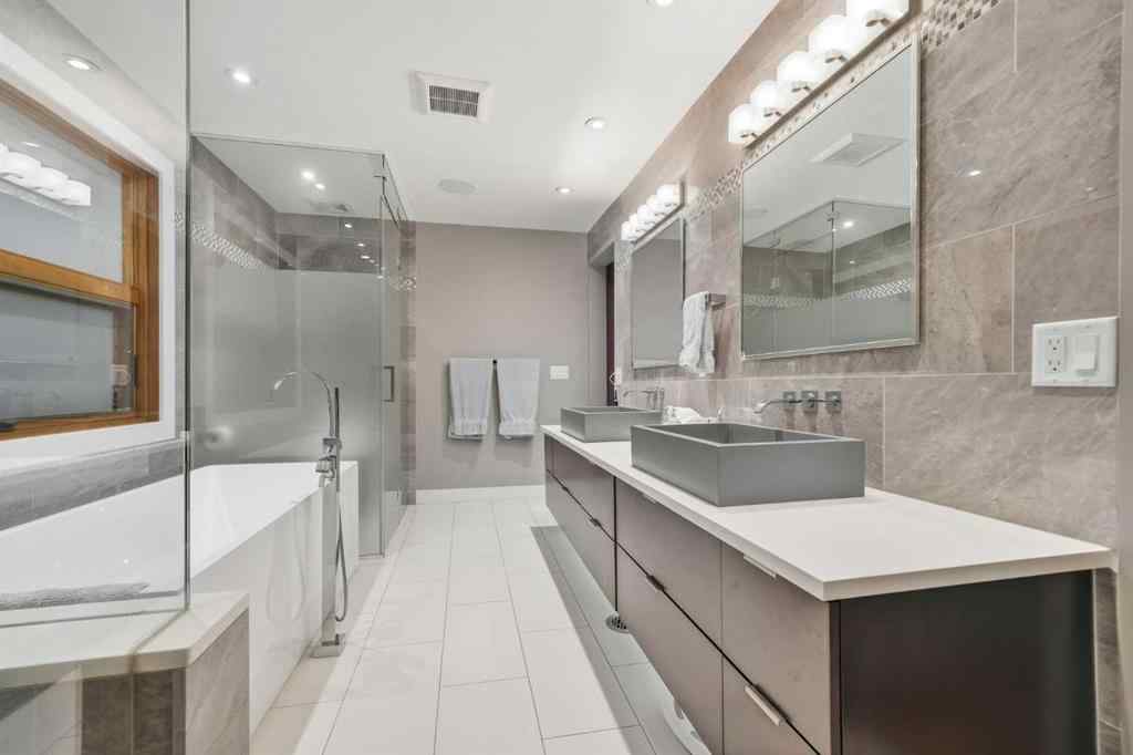 MLS® A2264951 - 2014 32 Avenue SW in South Calgary Calgary, Residential