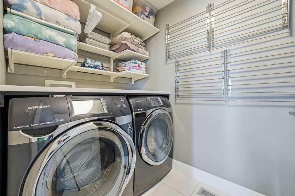 MLS® A2264951 - 2014 32 Avenue SW in South Calgary Calgary, Residential