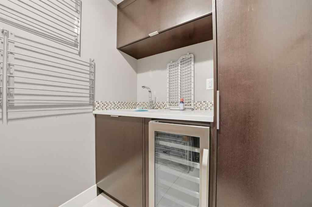 MLS® A2264951 - 2014 32 Avenue SW in South Calgary Calgary, Residential