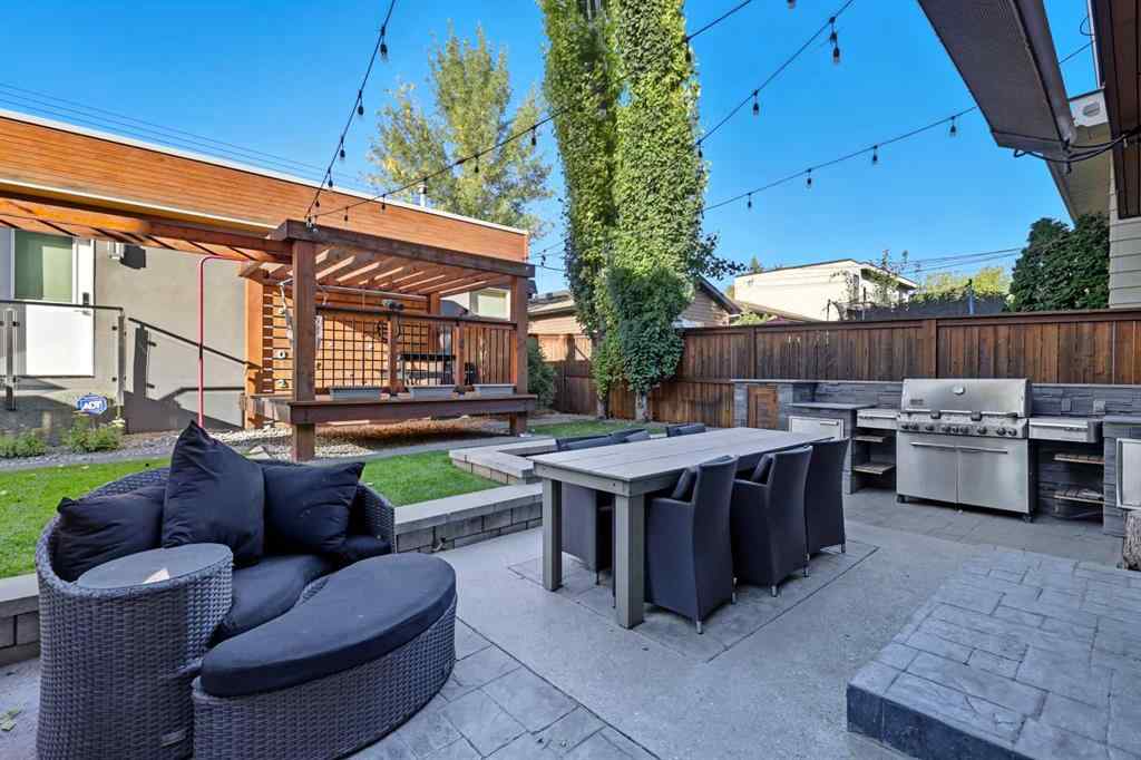 MLS® A2264951 - 2014 32 Avenue SW in South Calgary Calgary, Residential