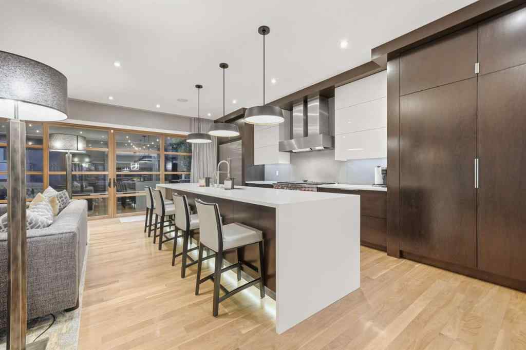 MLS® A2264951 - 2014 32 Avenue SW in South Calgary Calgary, Residential