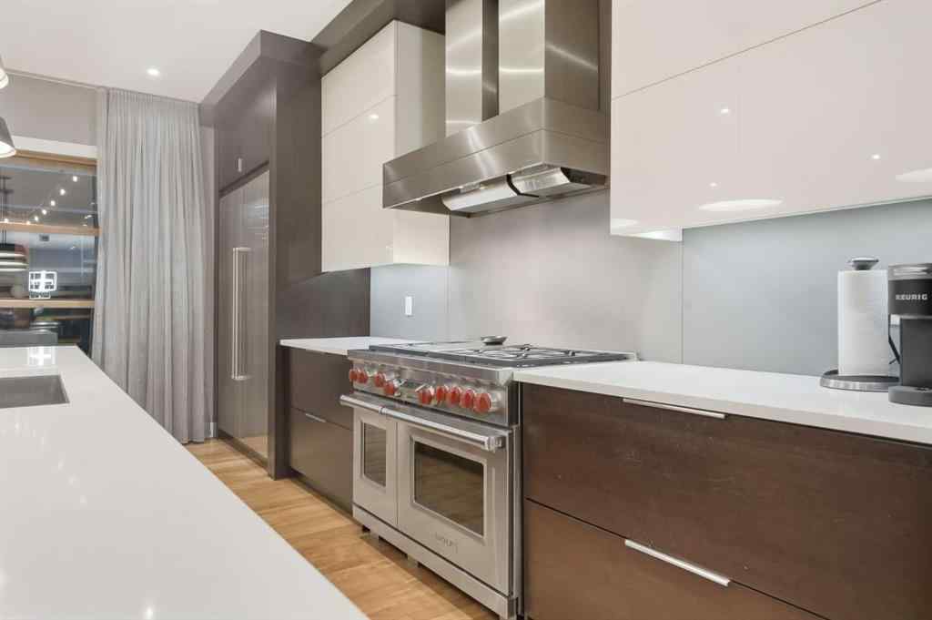 MLS® A2264951 - 2014 32 Avenue SW in South Calgary Calgary, Residential